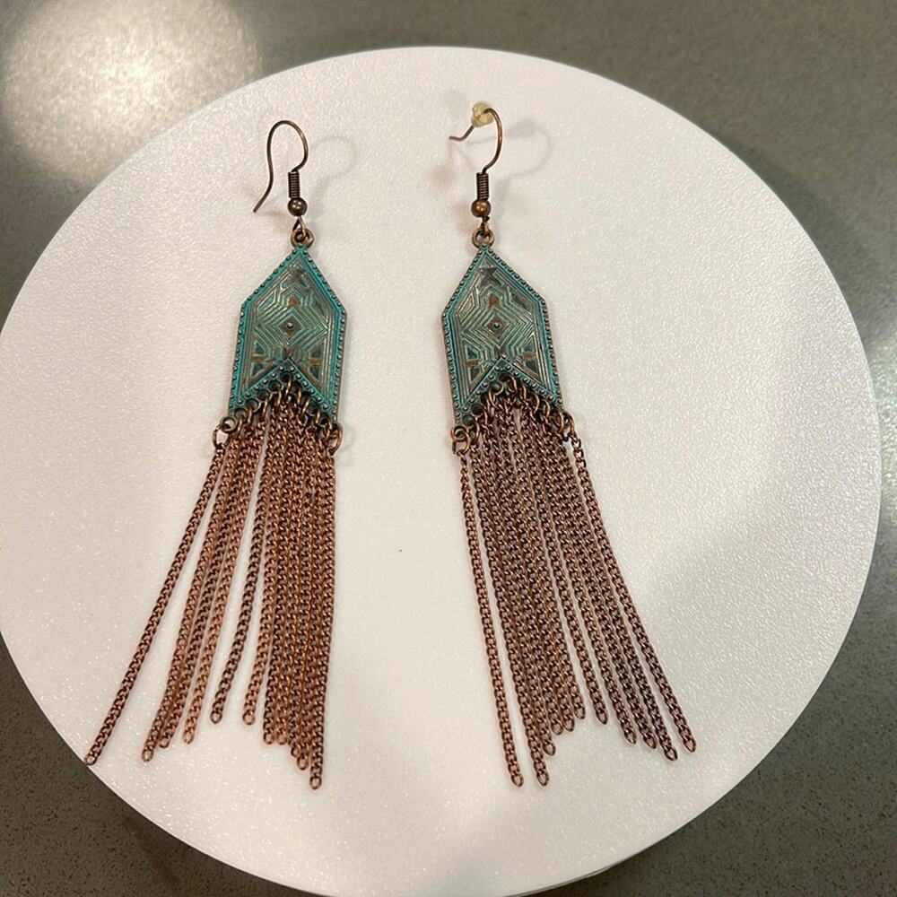 Vintage looking Earrings, light way, Boho in Copper/ Turquoise color.